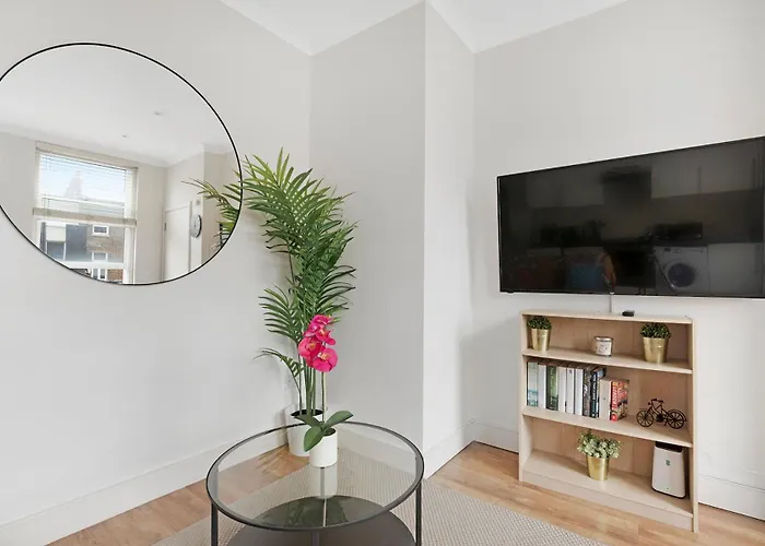 Family Friendly - Stylish Kentish Town